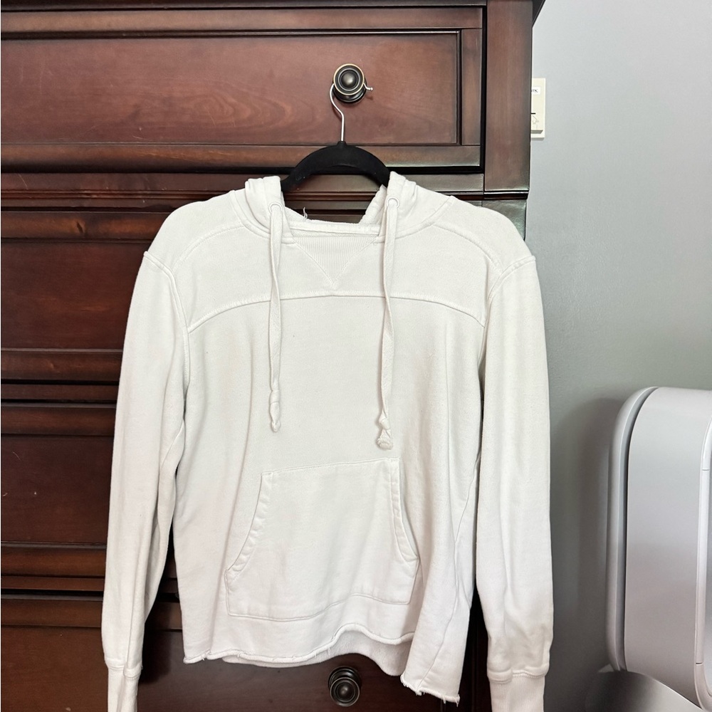 White Knit Sweater with Crew Neck and Ribbed Detailing